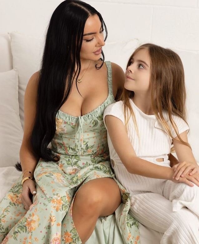 shana evers with her daughter